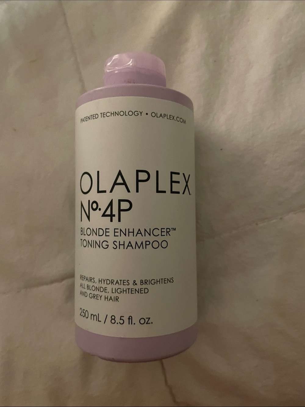 OLAPLEX No.4P Blonde Enhancer Toning Shampoo - Lavender Accents